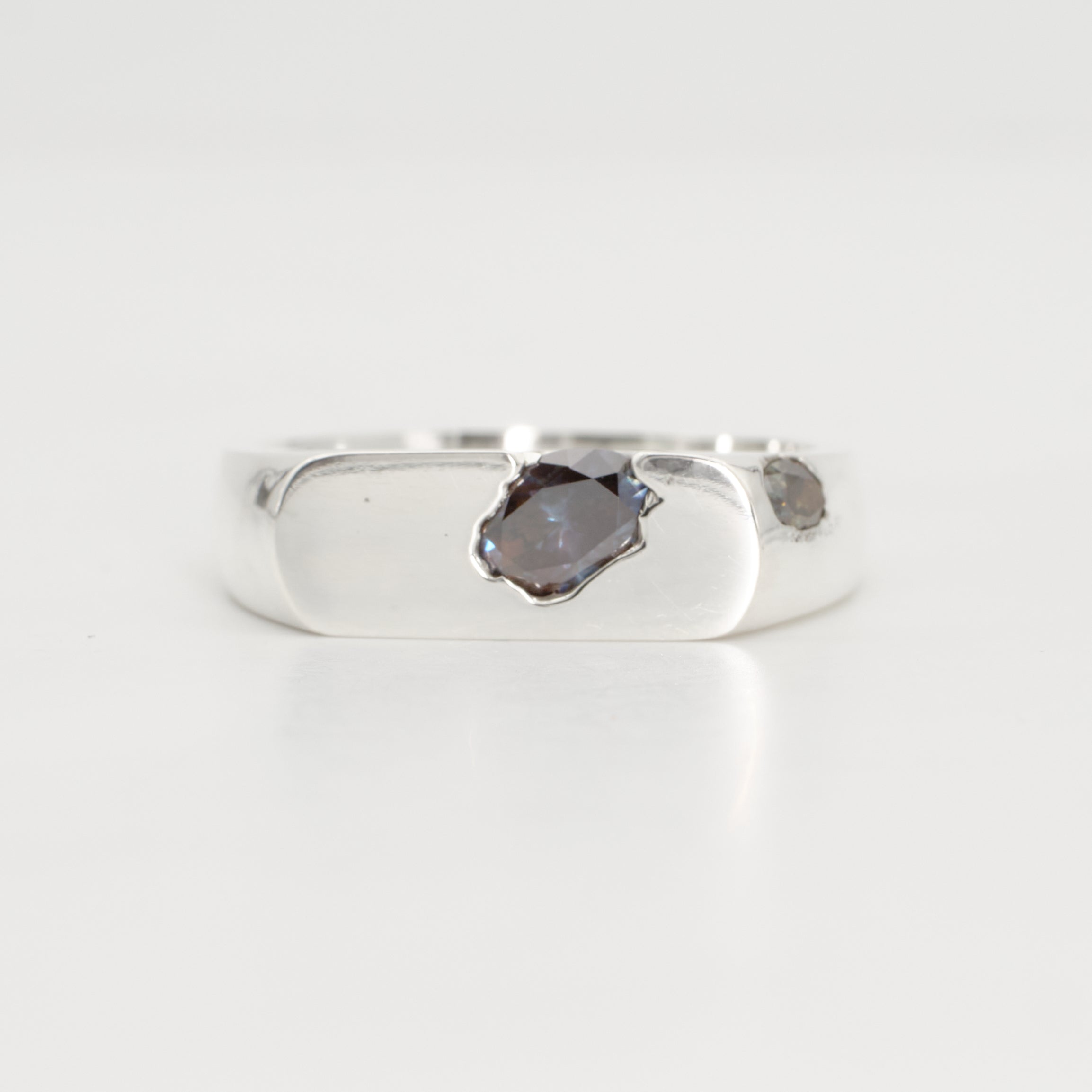 *SAMPLE* The Kepler – Sterling Silver with Moissanites – EUR 64 | US 10½