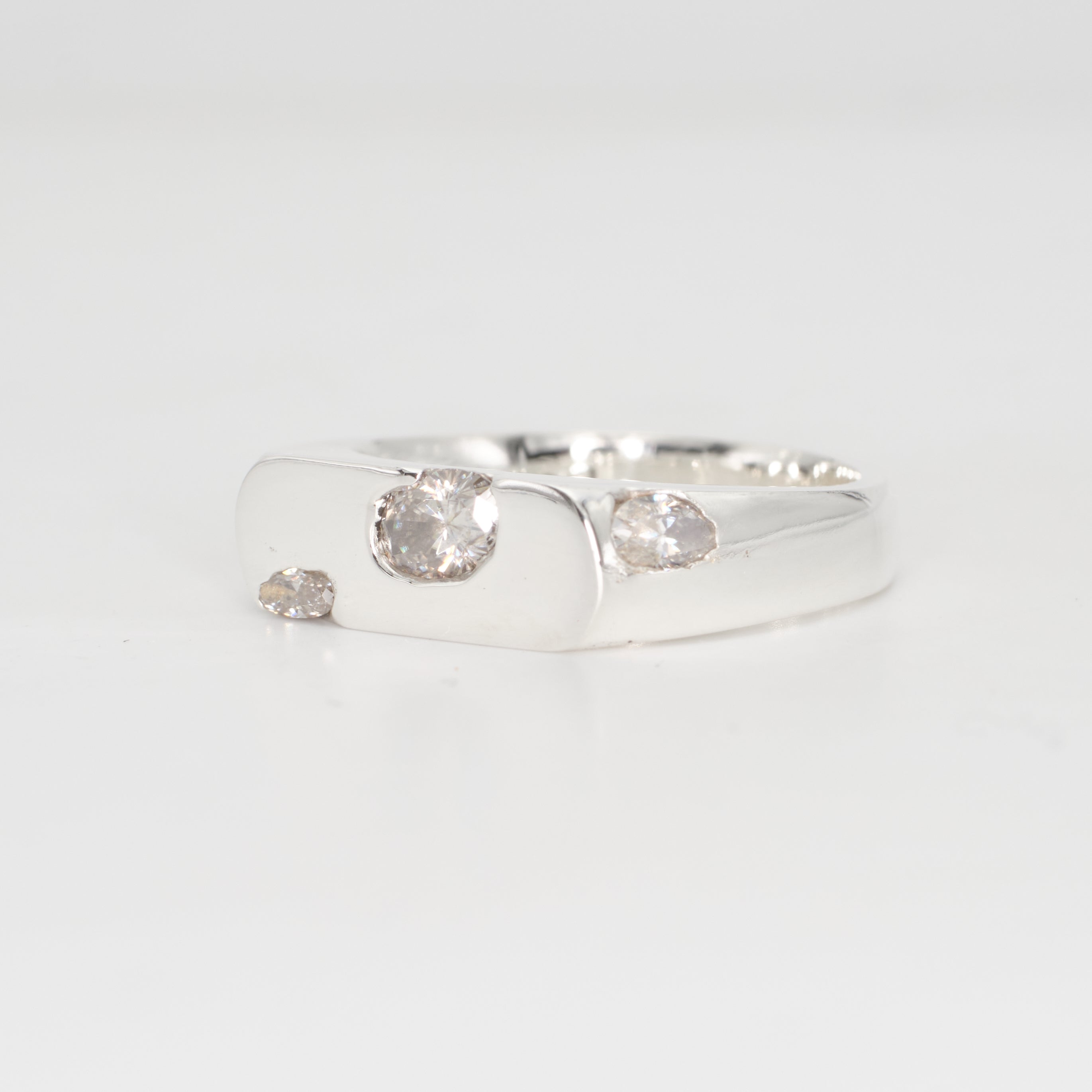 The Kepler – Sterling Silver with Moissanites – EUR 63 | US 10
