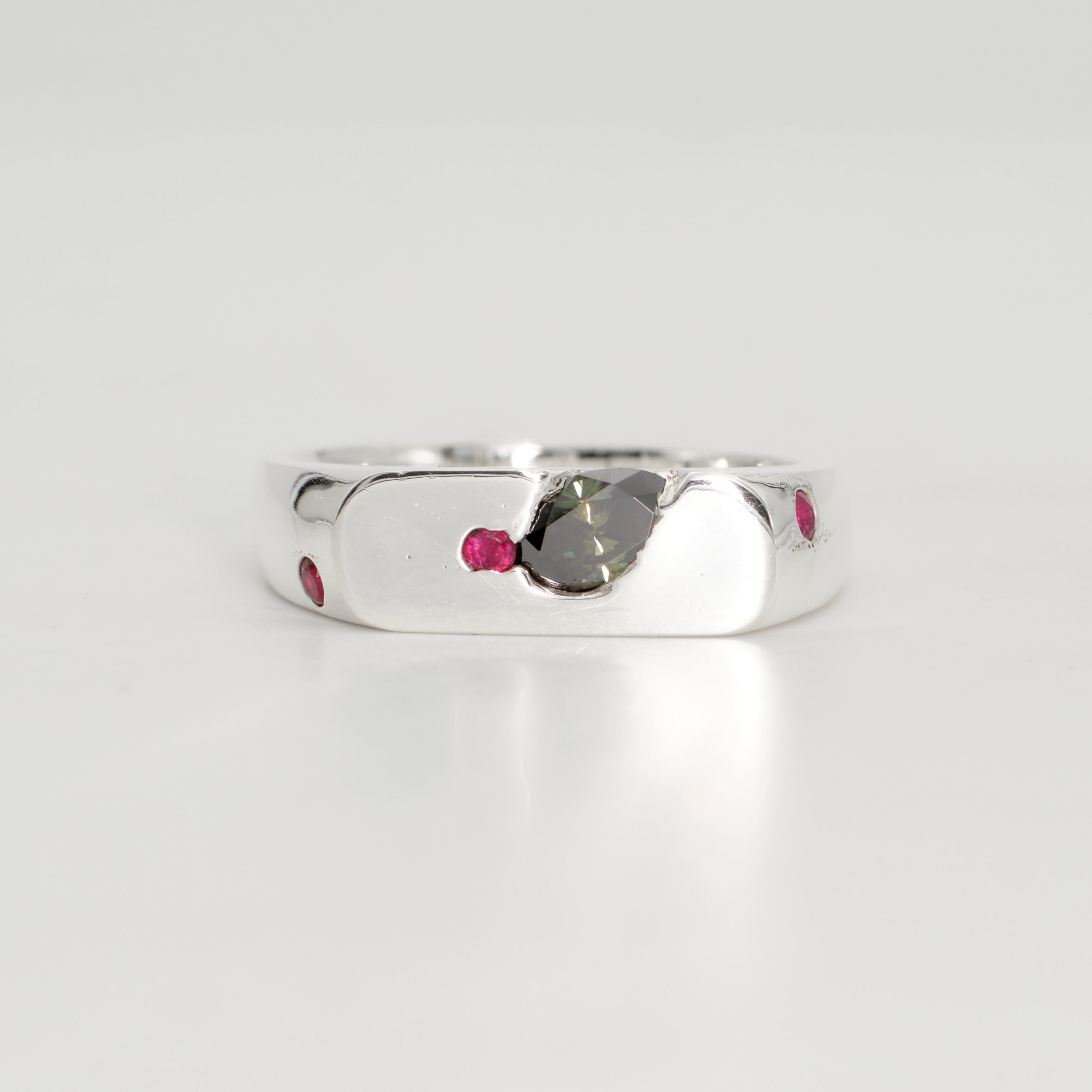 The Kepler – Sterling Silver with Rubies and Moissanite – EUR 54 | US 6½
