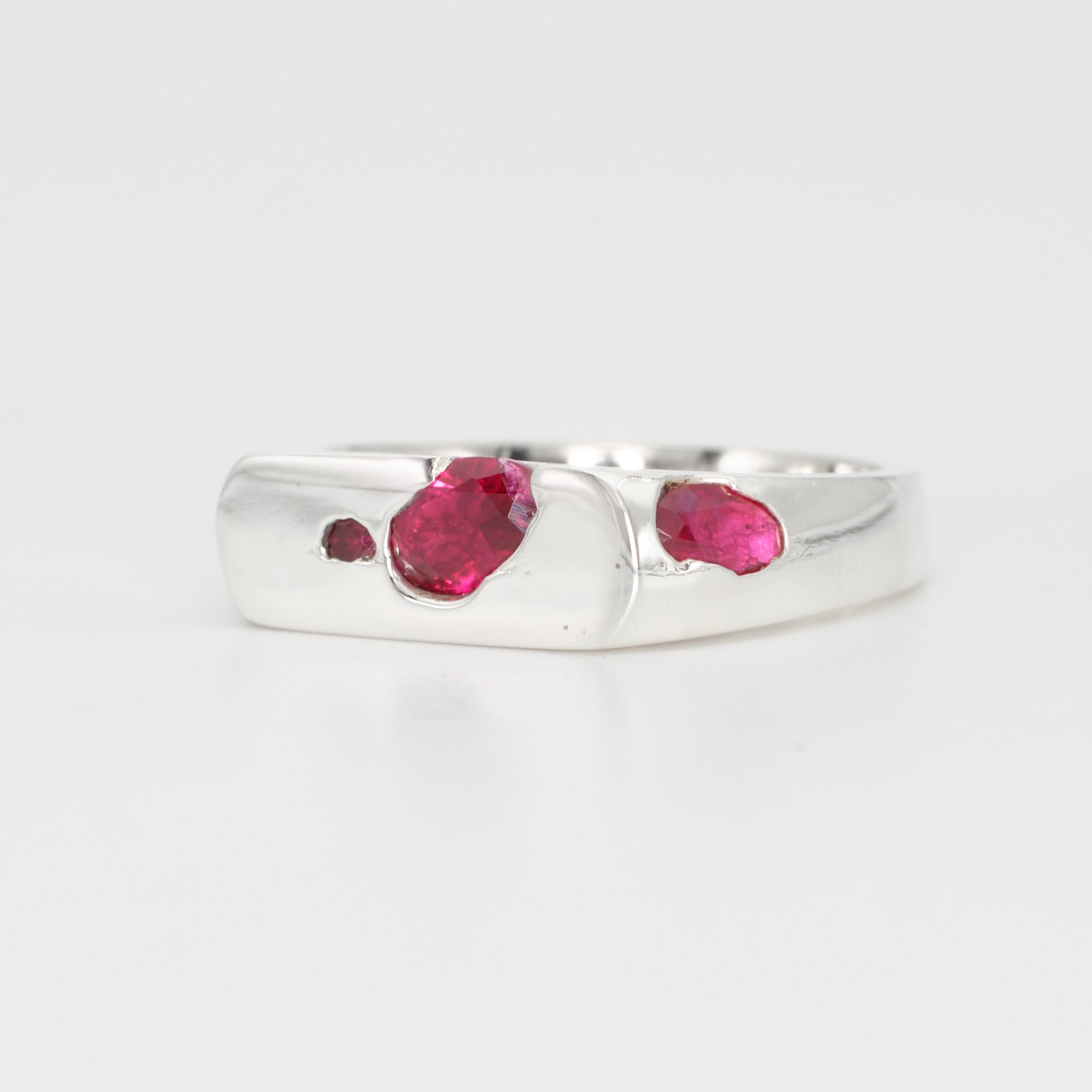 *SAMPLE* The Kepler – Sterling Silver with Rubies – EUR 52 | US 6