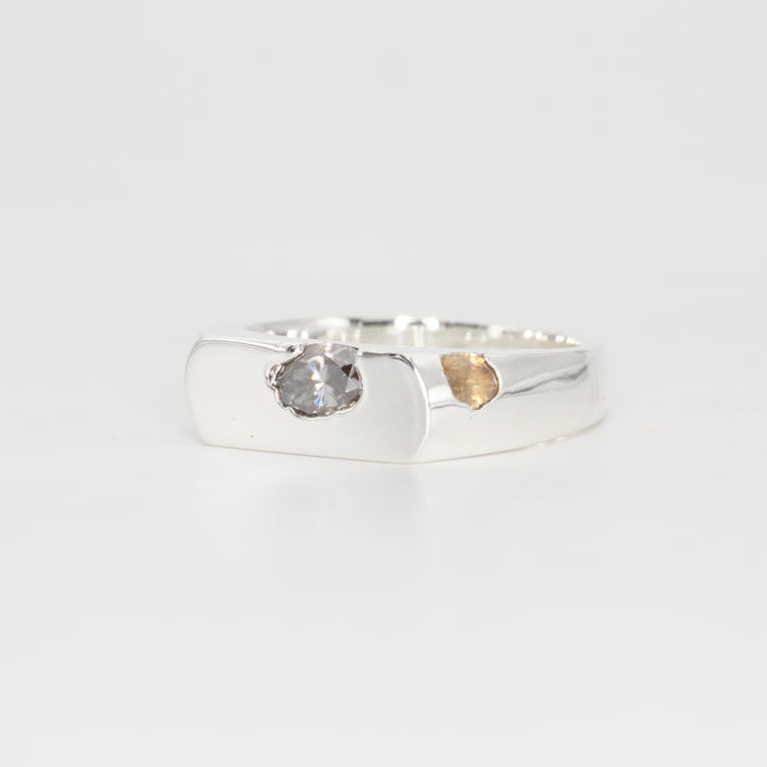 *SAMPLE* The Kepler – Sterling Silver with Moissanite and Sapphire – EUR 55 | US 7