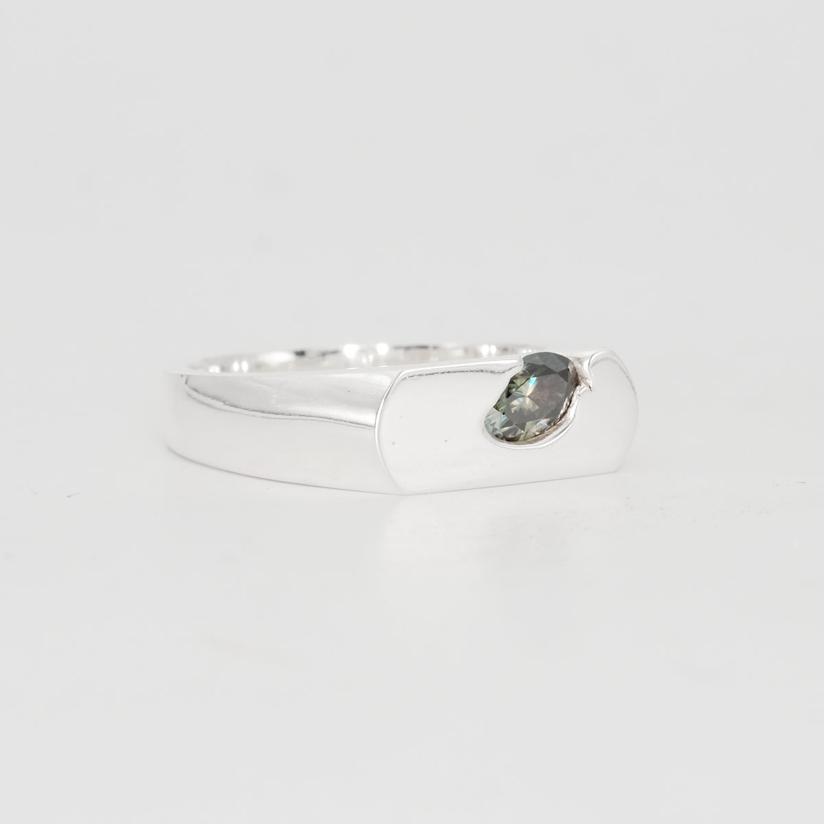 The Kepler – Sterling Silver with Moissanite & Ruby – EUR 55 | US 7¼